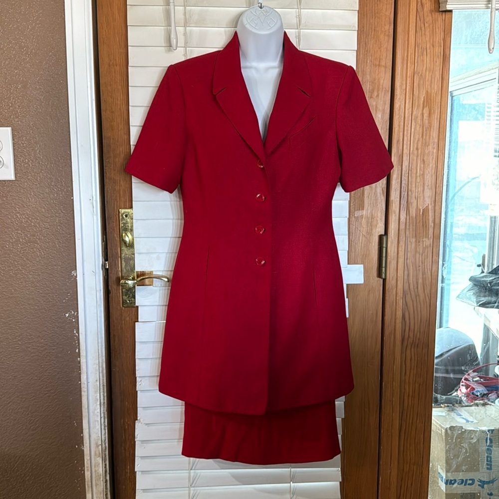 Size 6 Kasper 2-piece skirt suit